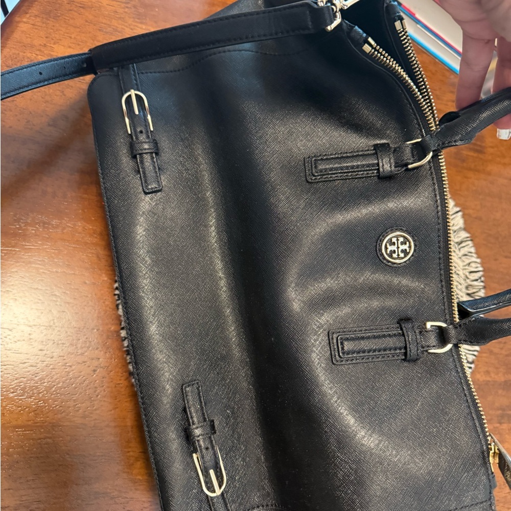 Tory Burch Black Leather Shoulder Bag
